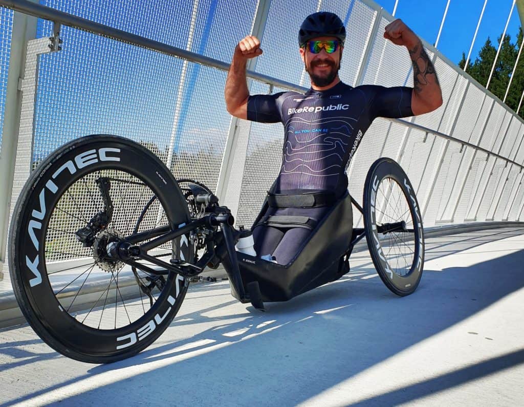 Primož Jeralič športnik ročni kolesar paraolimpijec znana osebnost med treningom s svojim ročnim kolesom
